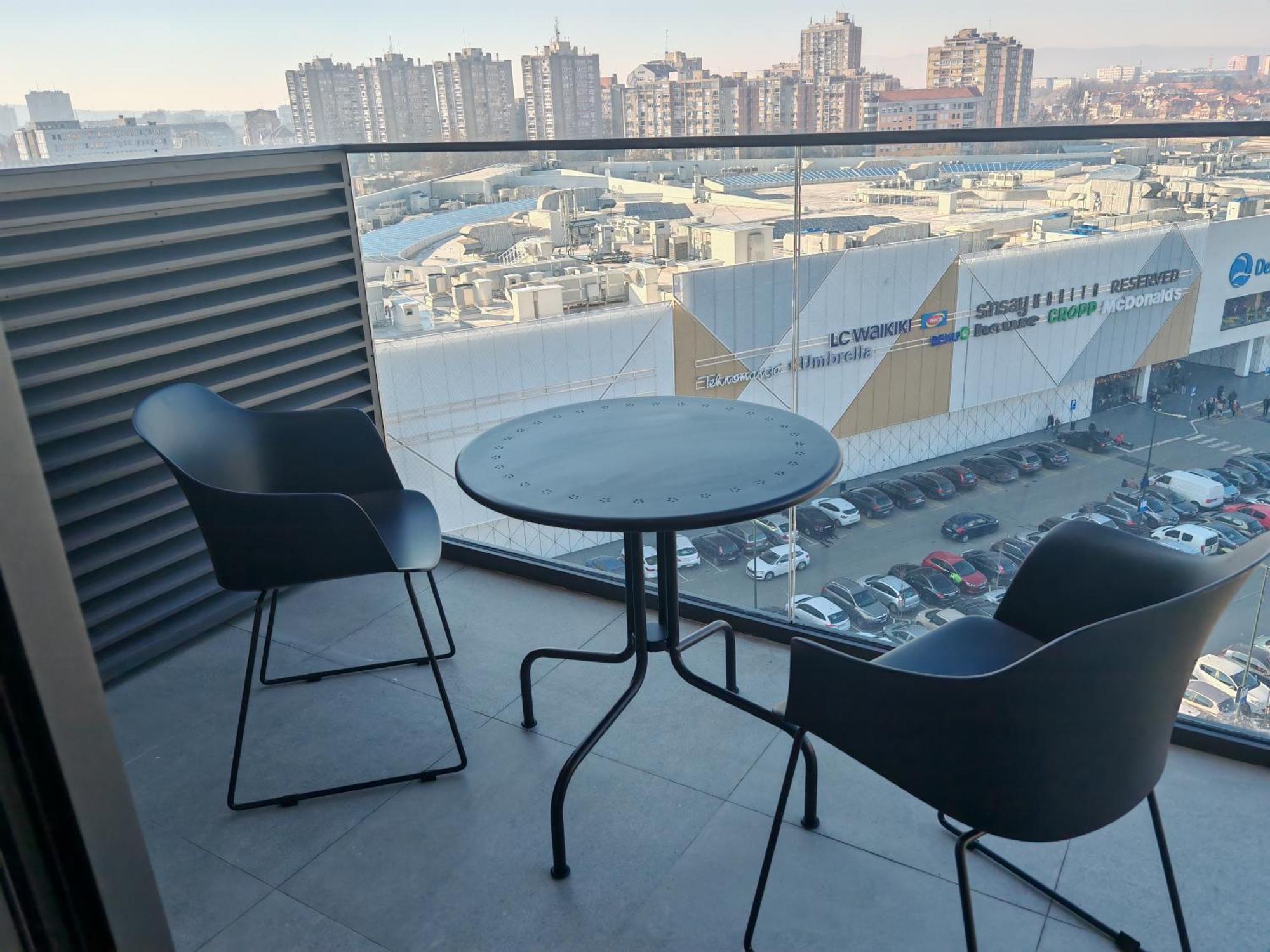 Apartment Planet Lux Nis